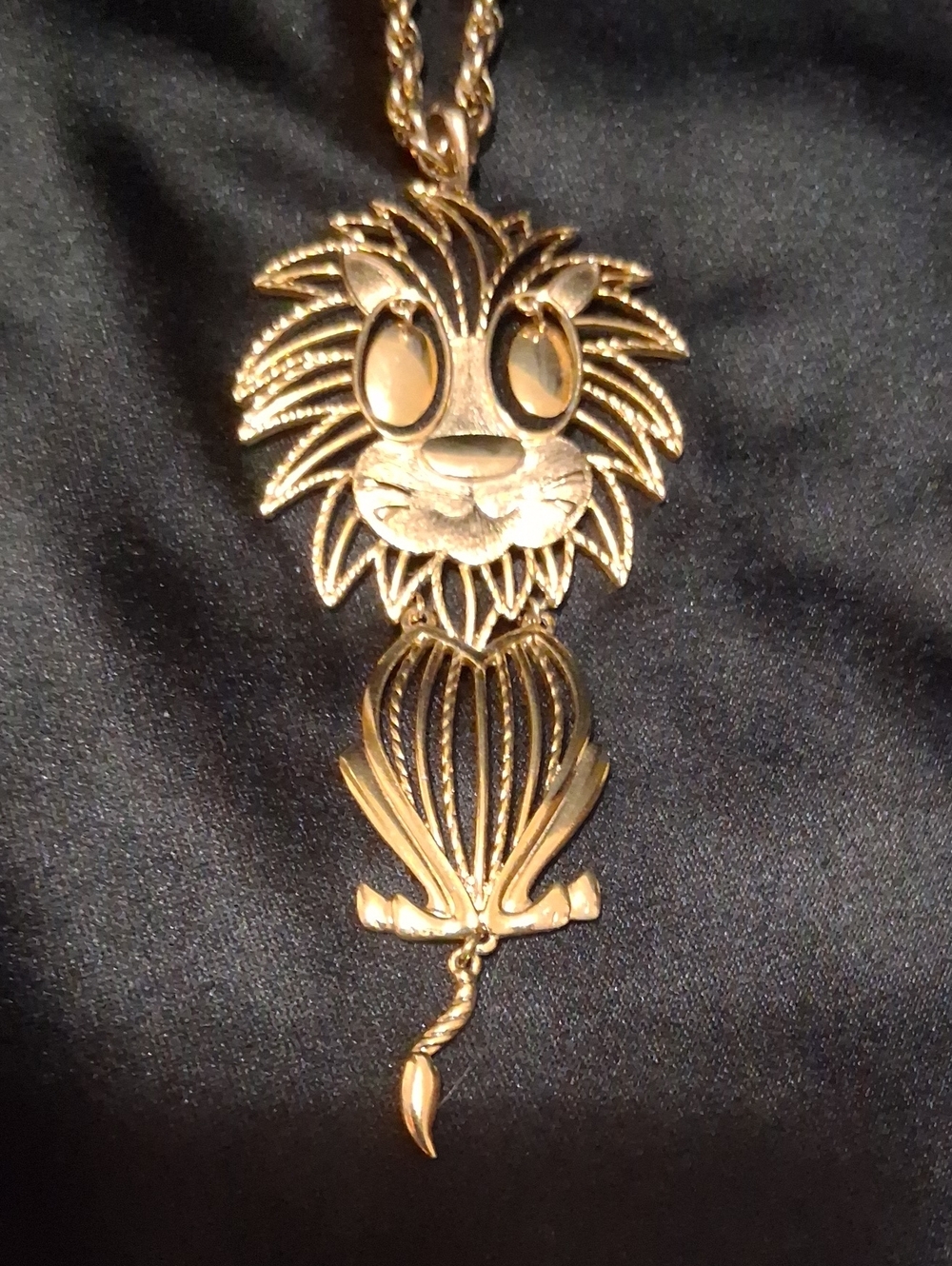 Alan Gold-Tone Lion Pendant Necklace - L - Twist Chain